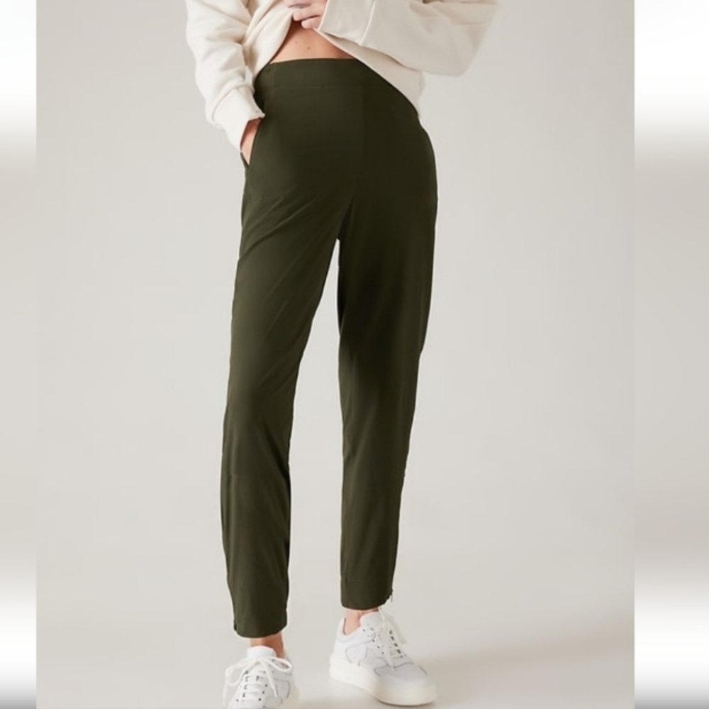 Athleta Brooklyn Heights Jogger -Olive (the Original) NWT